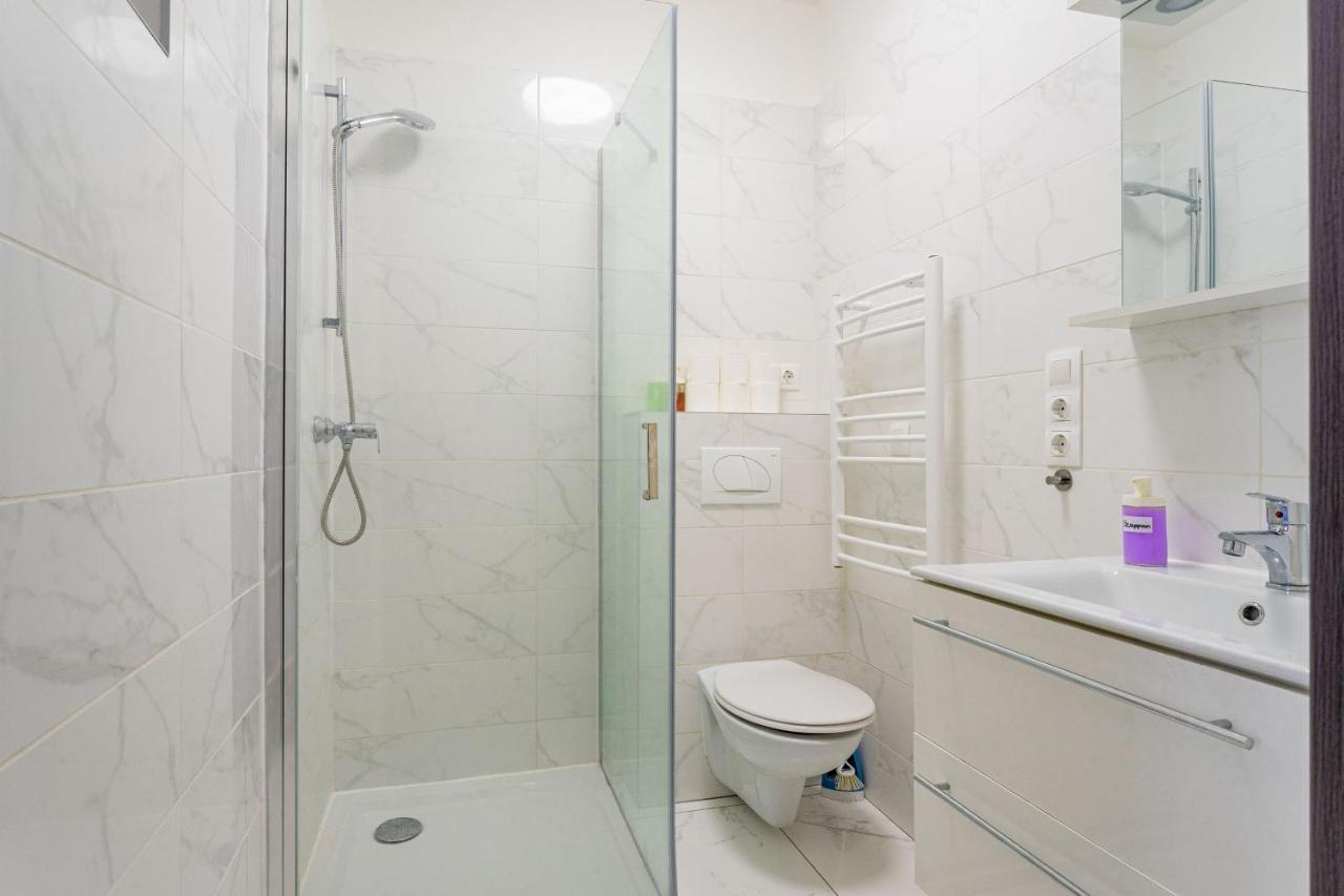 Modernized Condo At Kiraly 51 Budapest Eksteriør billede
